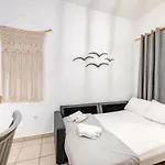 Cova Philoxenia House *